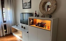 Apartamento en Luis Montoto, Nervión. Céntrico